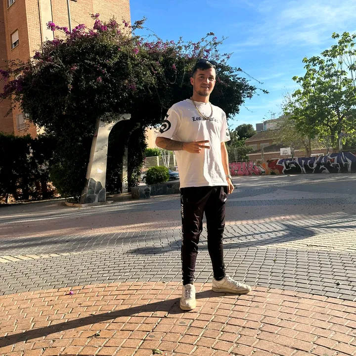 aaronmmenaaa16