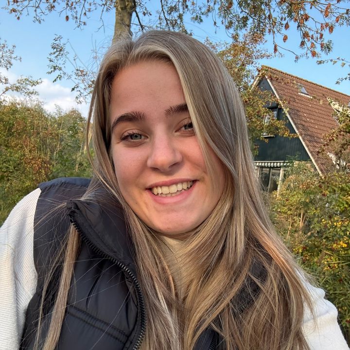 Amy 🍩🦀🌸 - original sound